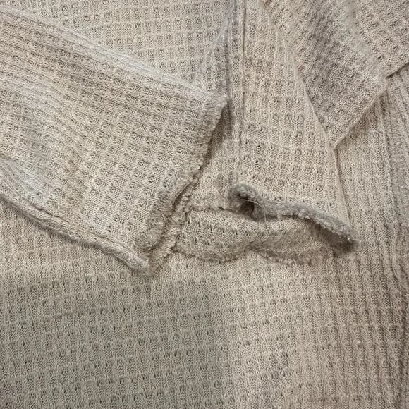 Zenana Henley Top Size Small Oatmeal Long Sleeve Silver Snap Button Closure - Picture 11 of 12